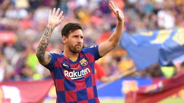 Manchester City weighing up offer of 2 players cash for Messi