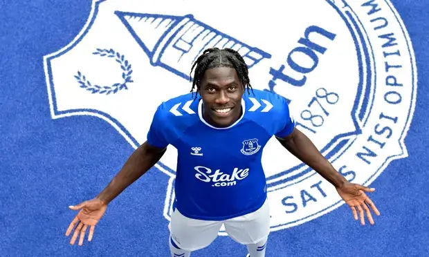 Everton signs, Amadou Onana for £33m